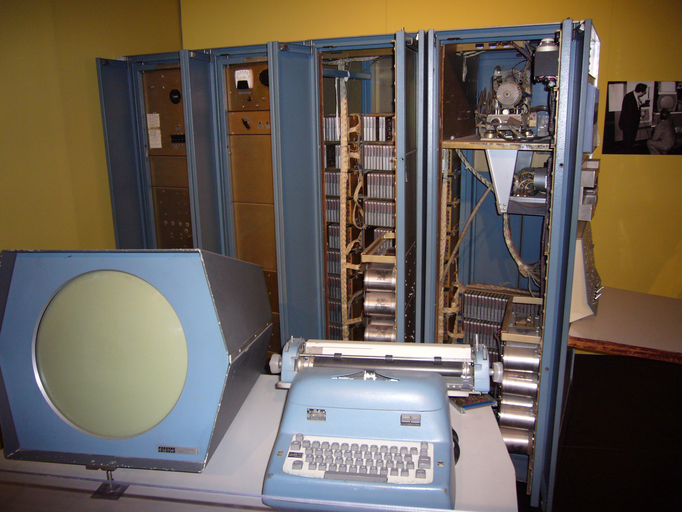PDP-1.jpeg